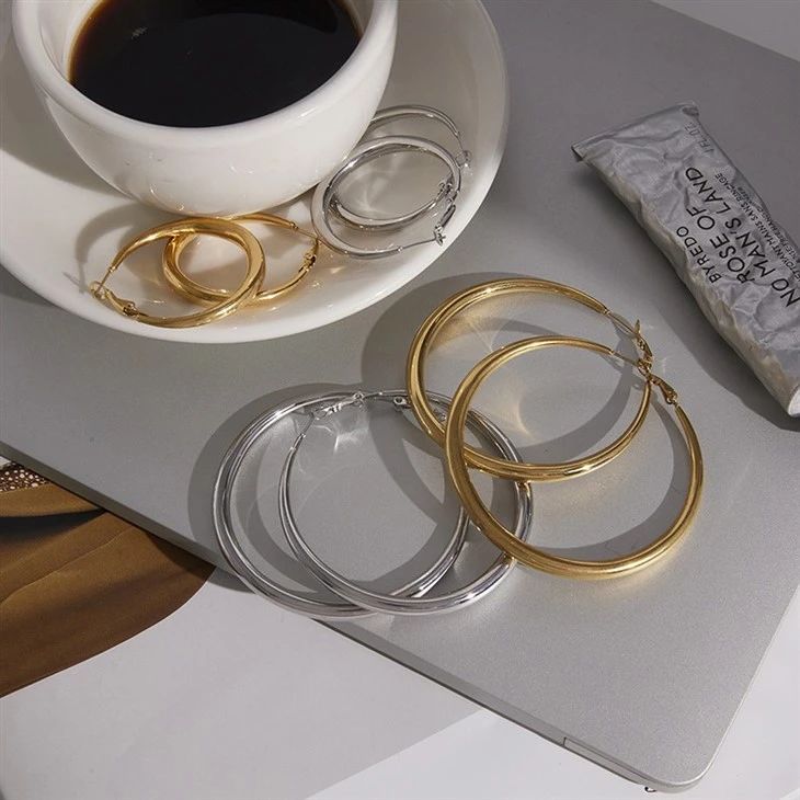 Minimal Plain Hoop Earrings price